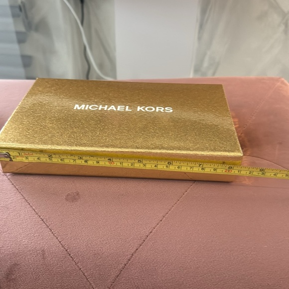 MK WRISTLET/WALLET BOX - Picture 2 of 5